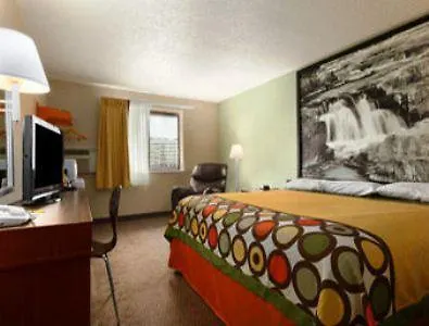 Super 8 By Wyndham Sioux Falls Near Convention Center-3