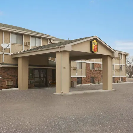 Super 8 By Wyndham Sioux Falls Near Convention Center-2